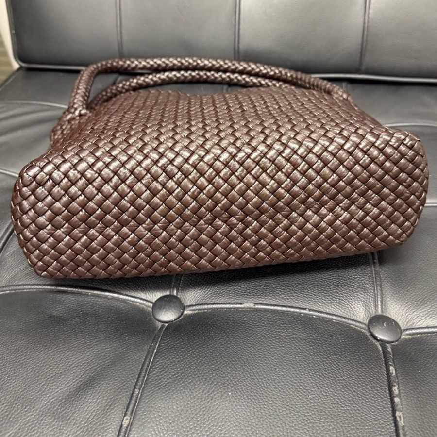 葆蝶家 Bottega Veneta 100牛皮革 尺寸 27x18x9-4