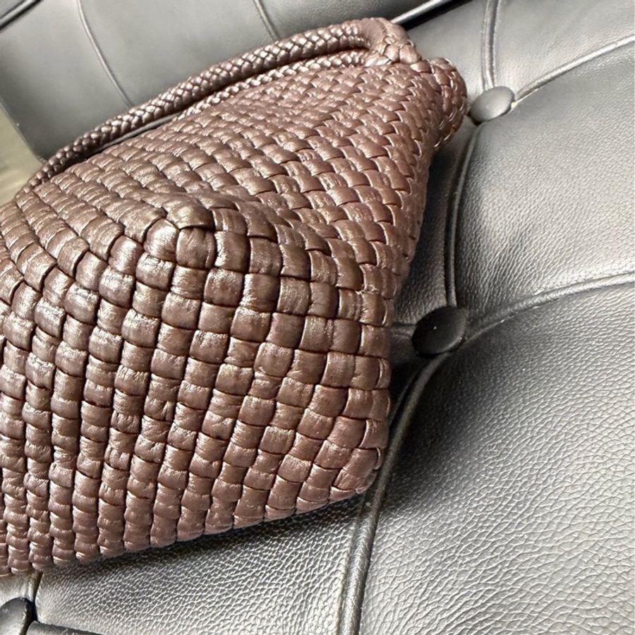 葆蝶家 Bottega Veneta 100牛皮革 尺寸 27x18x9-6