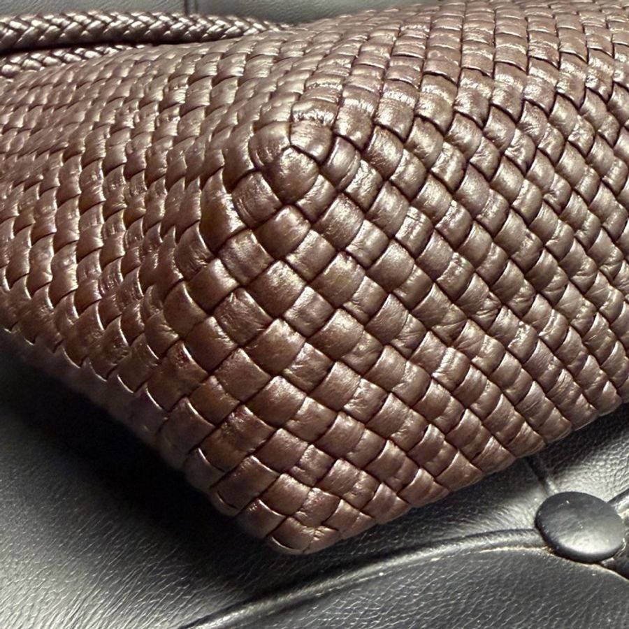 葆蝶家 Bottega Veneta 100牛皮革 尺寸 27x18x9-10