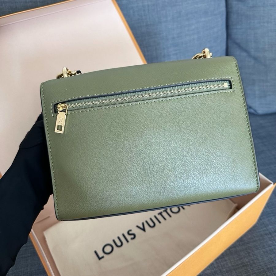 LV 路易威登 lock me系列 小號 信封包肩背包斜挎包 牛油果綠拼白 芯片款-1