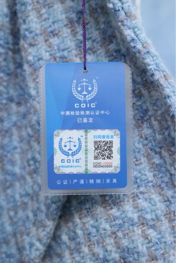 Chanel22B蓝色格纹编织珍珠扣外套-29