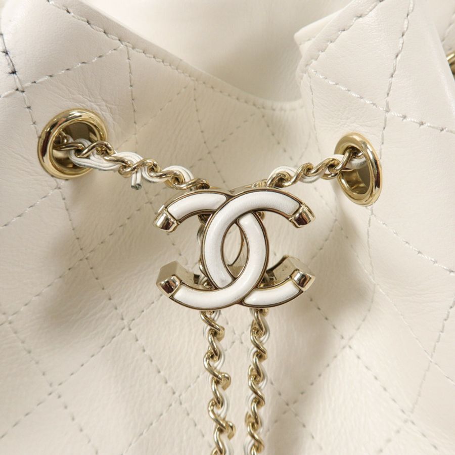 CHANEL 牛皮皮革Bucket鏈帶肩背袋-6