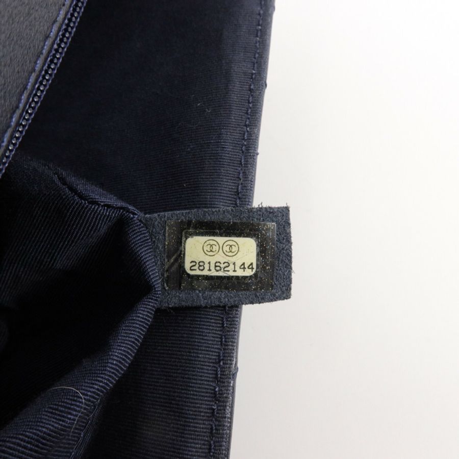 CHANEL 牛皮皮革Chevron Flap Bag鏈帶肩背袋-7