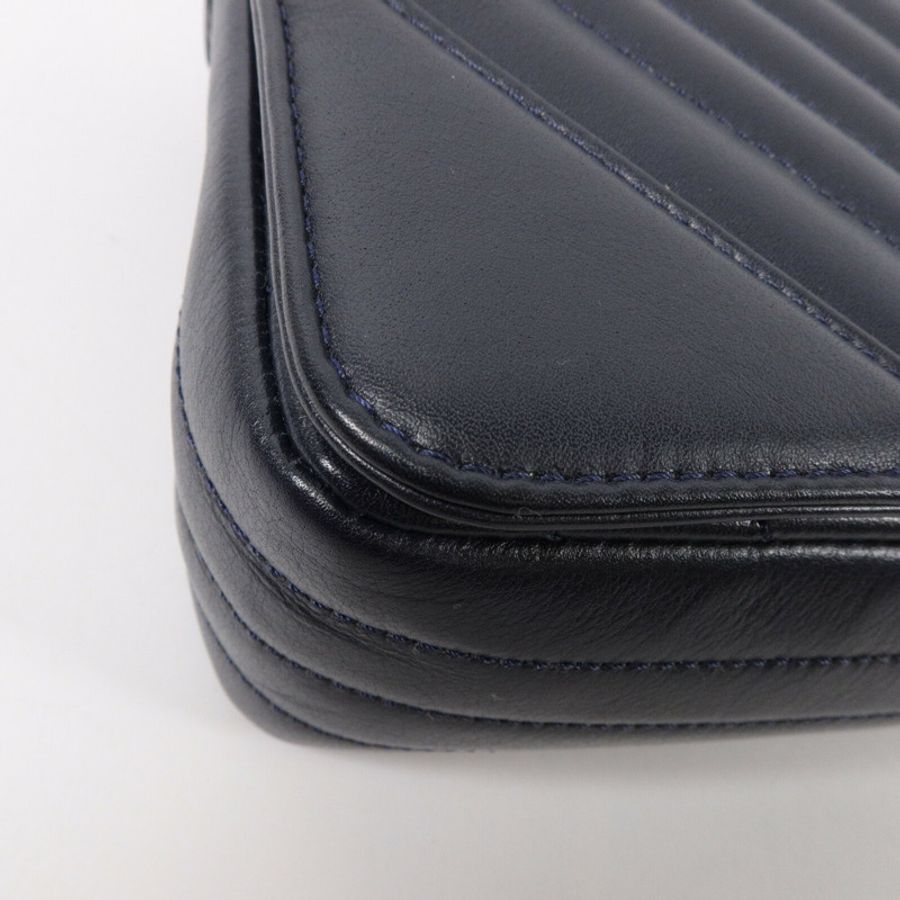 CHANEL 牛皮皮革Chevron Flap Bag鏈帶肩背袋-11
