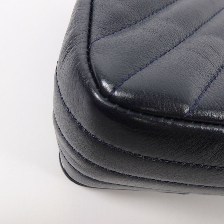 CHANEL 牛皮皮革Chevron Flap Bag鏈帶肩背袋-13