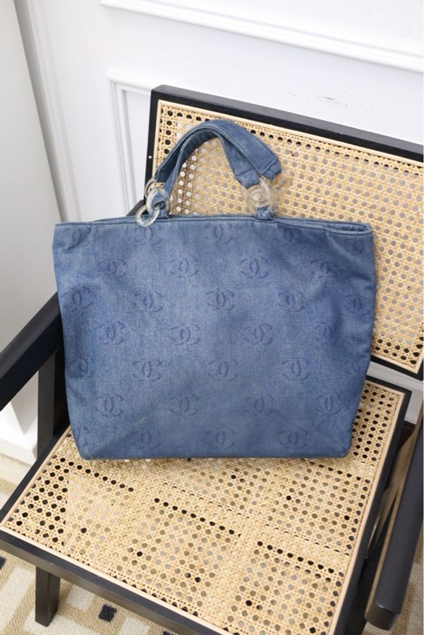 Chanel 7开丹宁牛仔满印cc亚克力拼接tote包-1