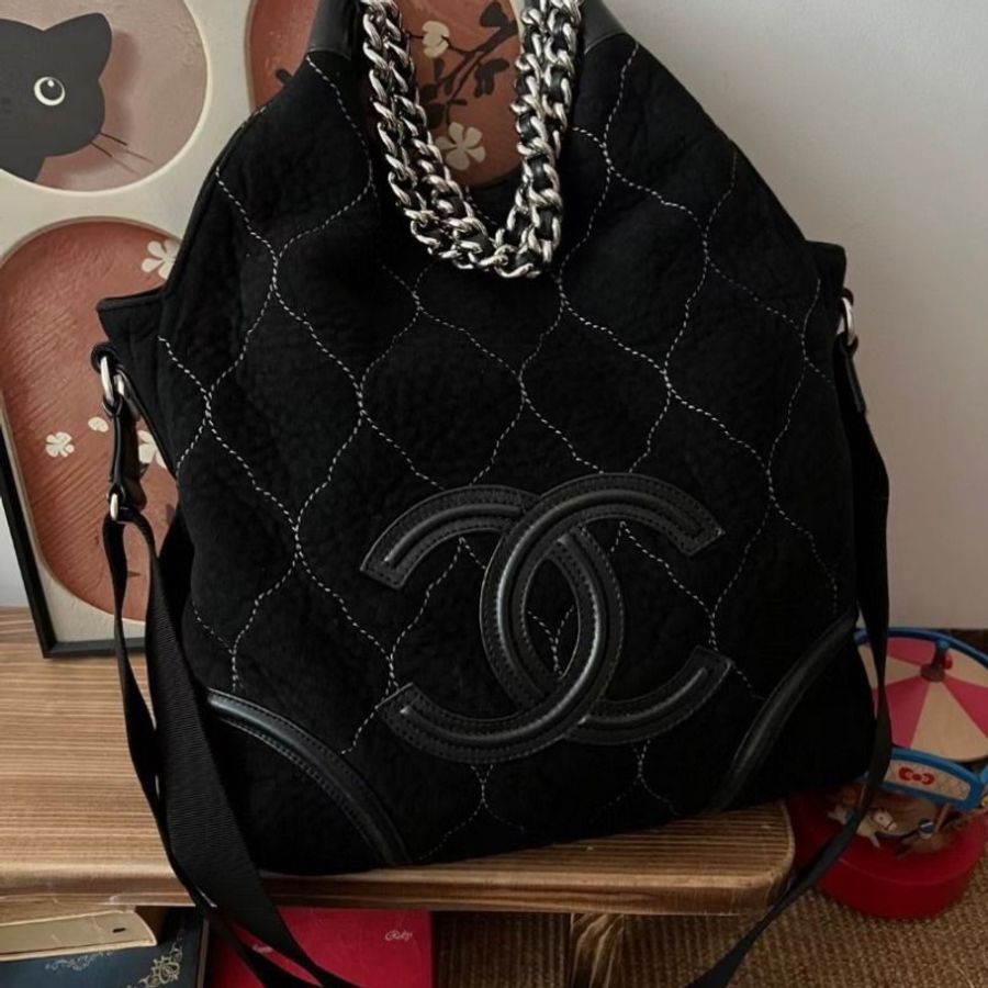 Chanel 黑銀麂皮外縫線2ways 33x9x33cm 9新 配件塵袋-1