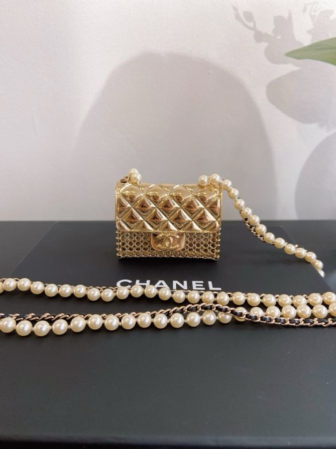 Chanel 香奈兒 21S 春夏秀款 王一博同款金屬盒子項鍊包 皮穿鏈珍珠雙鏈條 鏤空金屬編-1