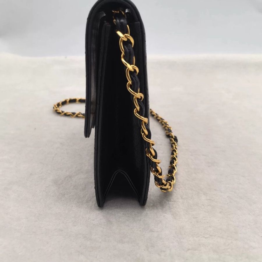 Chanel香奈兒黑金菱格紋Clogo鏈條包-15