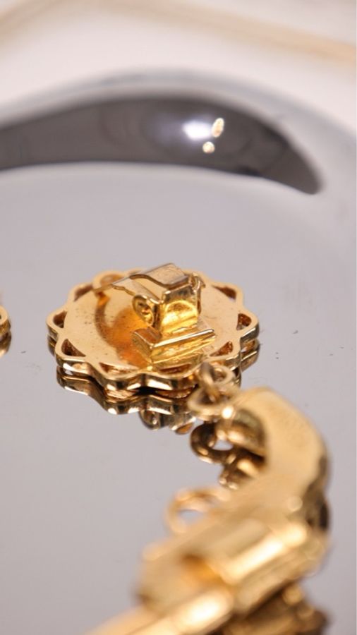 Chanel 素金coco小姐人像手枪图案吊坠耳夹-12