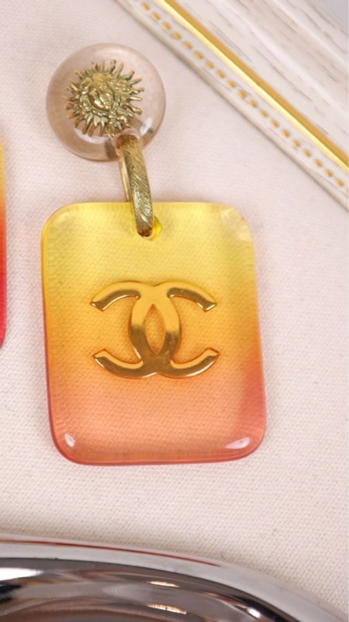 Chanel 95年橘黄渐变亚克力太阳神耳夹-18