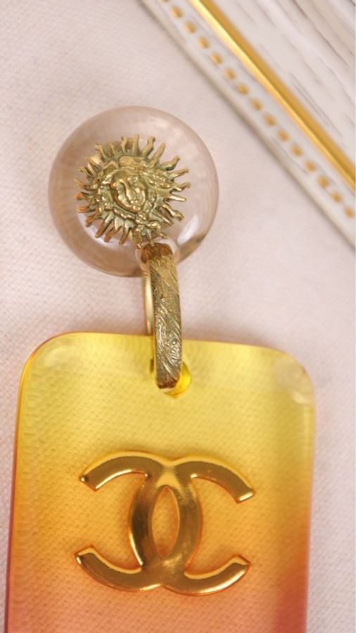Chanel 95年橘黄渐变亚克力太阳神耳夹-22