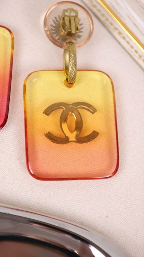 Chanel 95年橘黄渐变亚克力太阳神耳夹-26