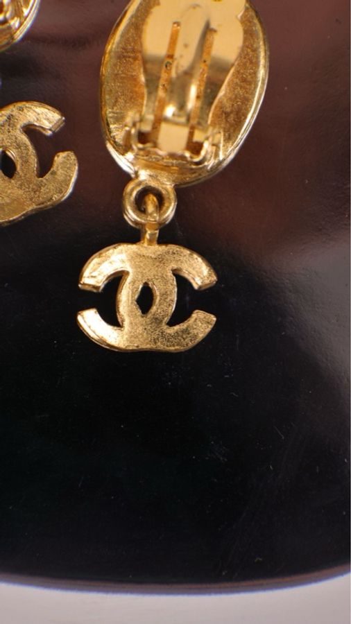 Chanel 95年白色贝母CC吊坠耳夹-17