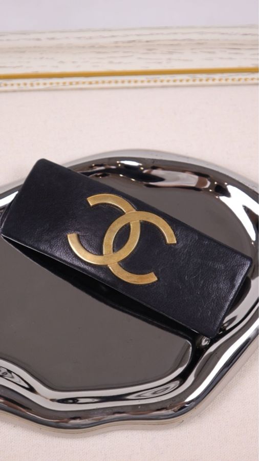 Chanel 黑金CC皮革发夹-0