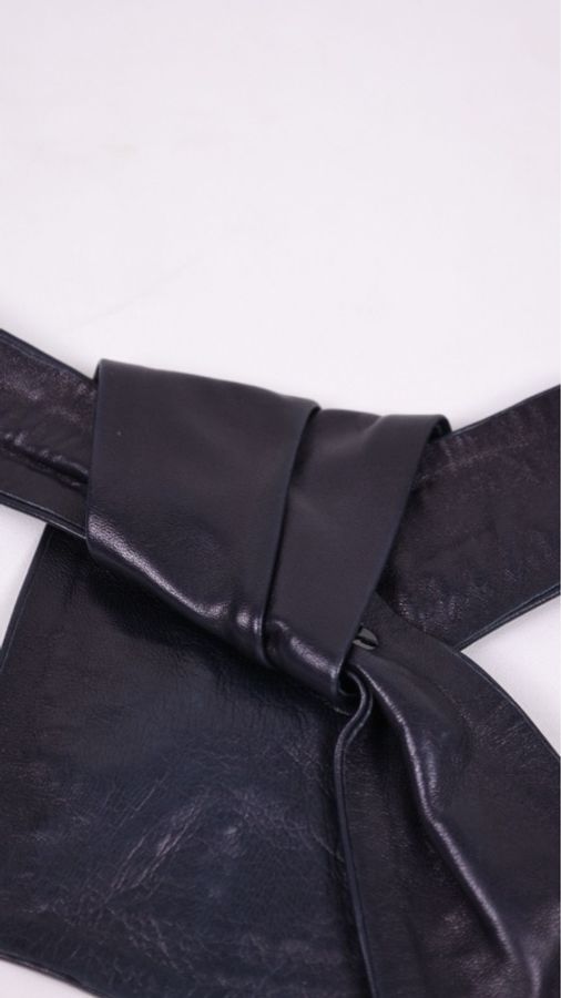 Chanel 00年黑色皮革亮片项链-26
