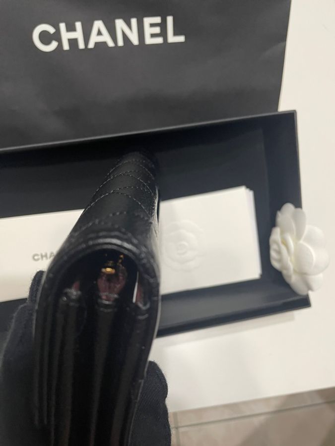 Chanel 經典雙c荔枝牛皮金扣翻蓋長夾-12