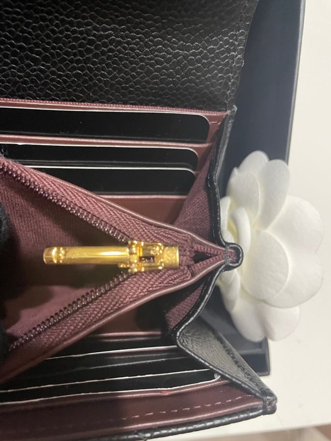 Chanel 經典雙c荔枝牛皮金扣翻蓋長夾-22
