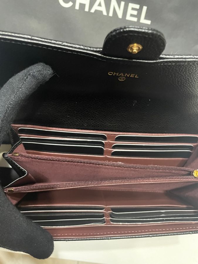 Chanel 經典雙c荔枝牛皮金扣翻蓋長夾-18