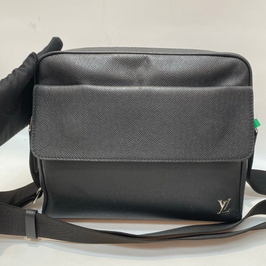 LV路易威登ALEX 黑色牛皮小号银扣邮差包28*24*5-21