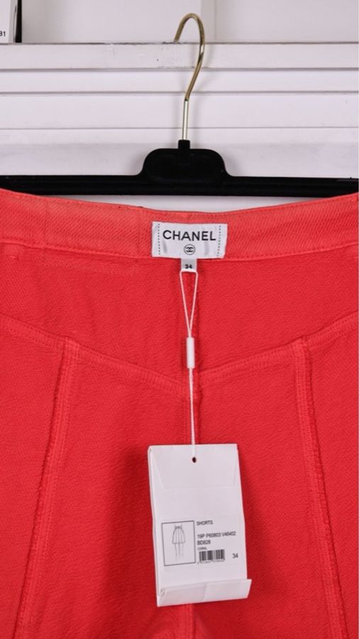 Chanel 19年红色做旧单宁牛CC短裤-47
