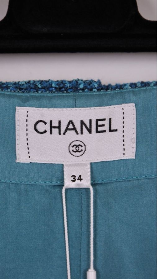 Chanel 22P春夏预告系列孔雀蓝牛仔单宁滚边短裤-36