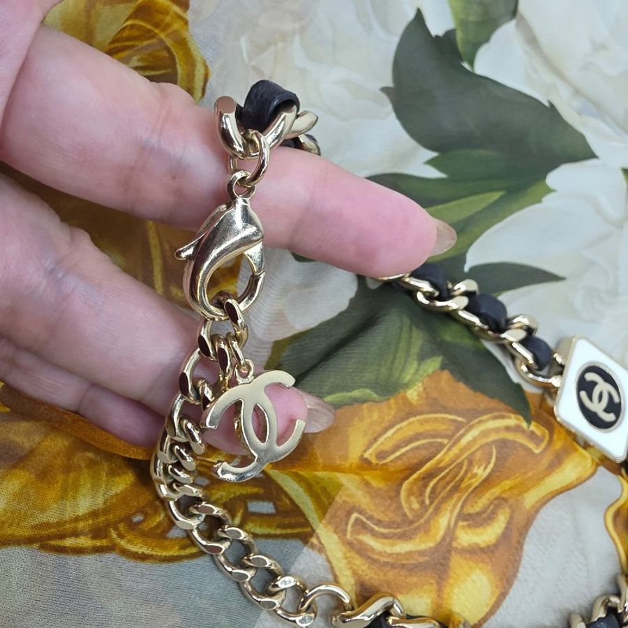 閒置 漂亮CHANEL黑金琺瑯皮穿鍊造型項鍊-39