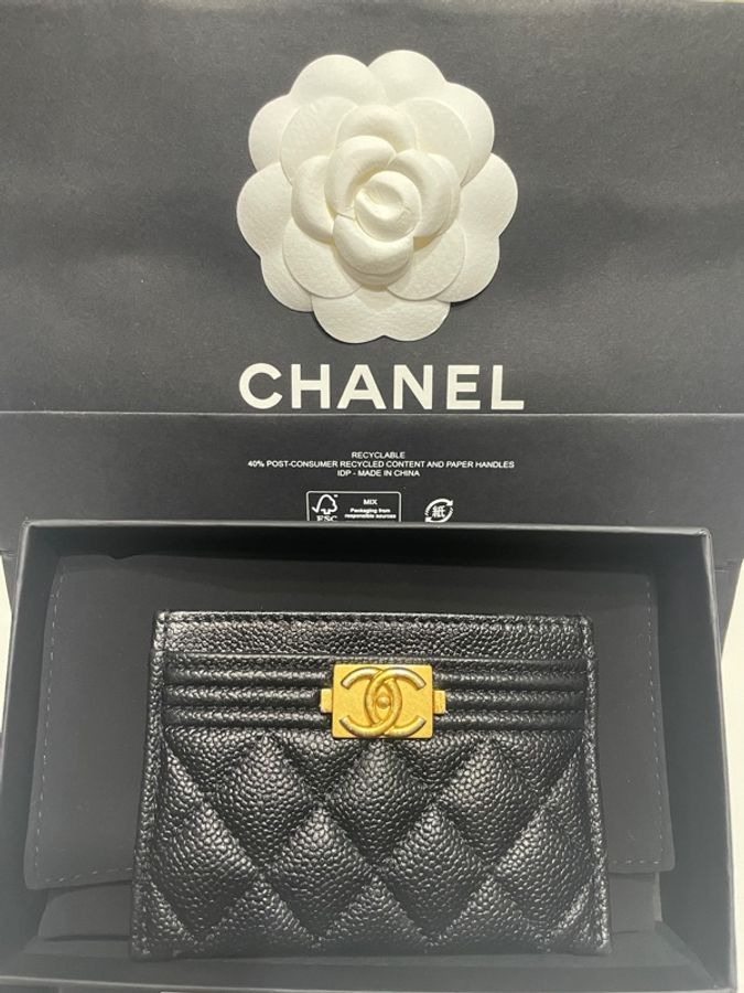 Chanel 經典款boy黑色荔枝牛皮金扣卡片夾-0