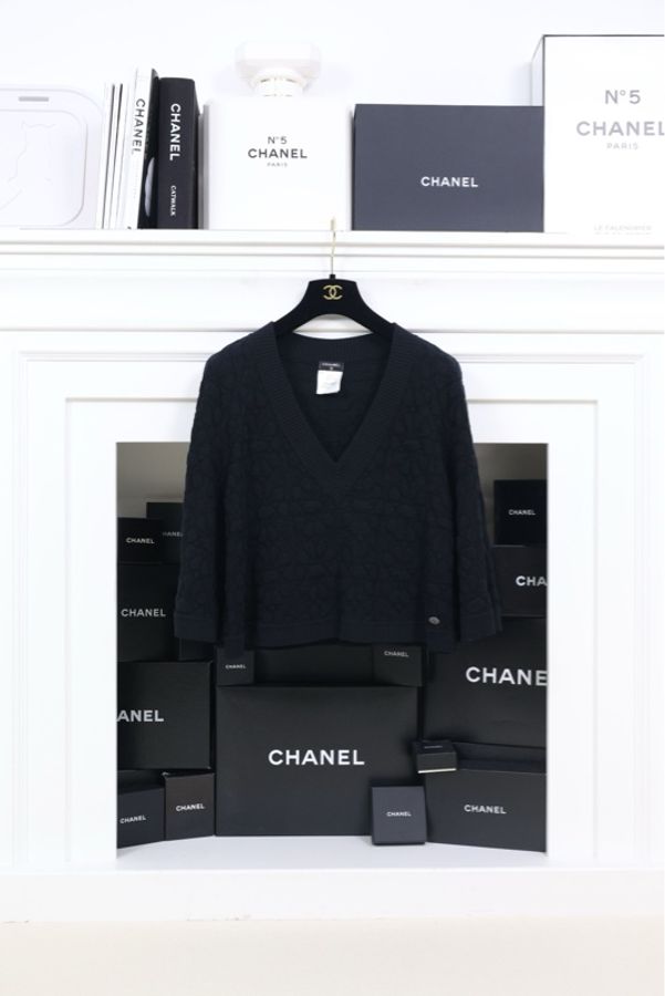 Chanel 2015年黑色V领七分袖针织毛衣-0