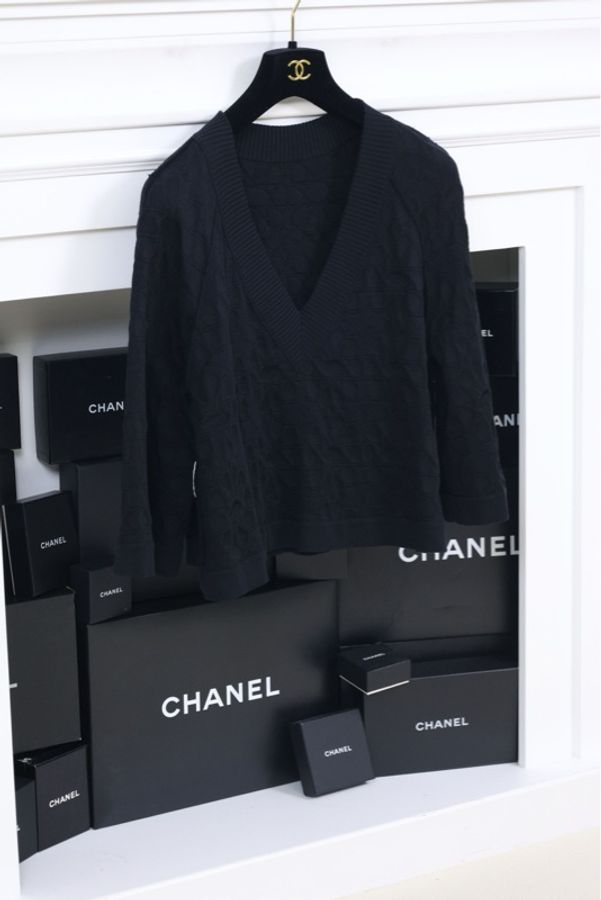 Chanel 2015年黑色V领七分袖针织毛衣-4