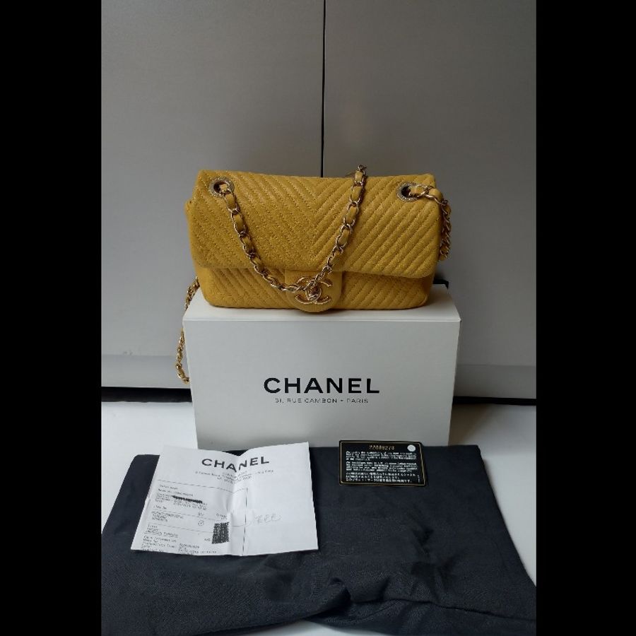 Chanel 金鍊黃皮V格肩側包-4