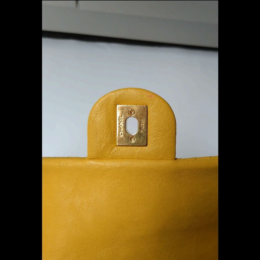 Chanel 金鍊黃皮V格肩側包-32