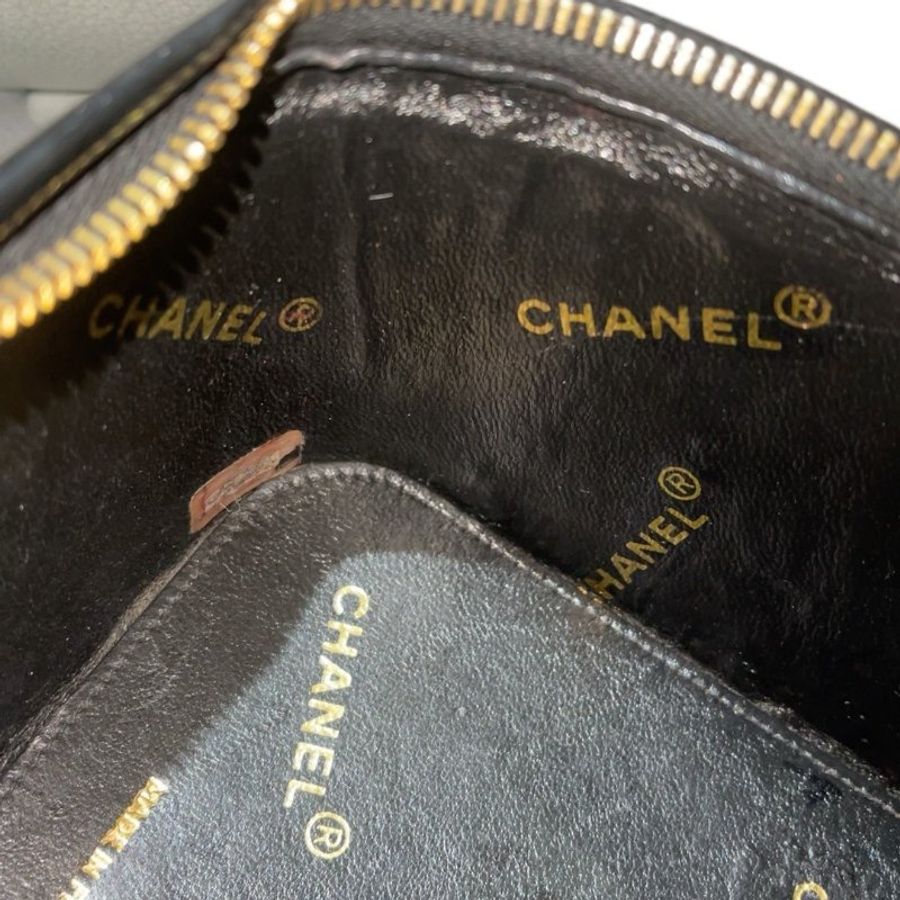 Chanel香奈兒黑金1995年帶鑽限量秀款化妝箱-10