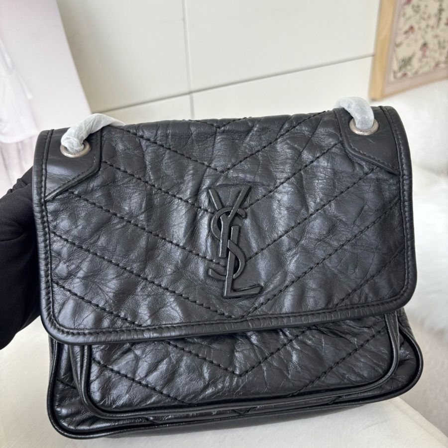 全新閒置🖤#Ysl #黑銀niki #D釦中號 #有購證-0