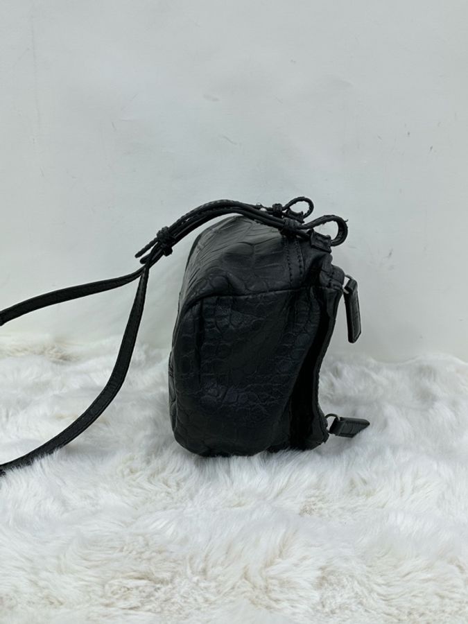 Givenchy 藍色 潘朵拉盒子斜背包-2
