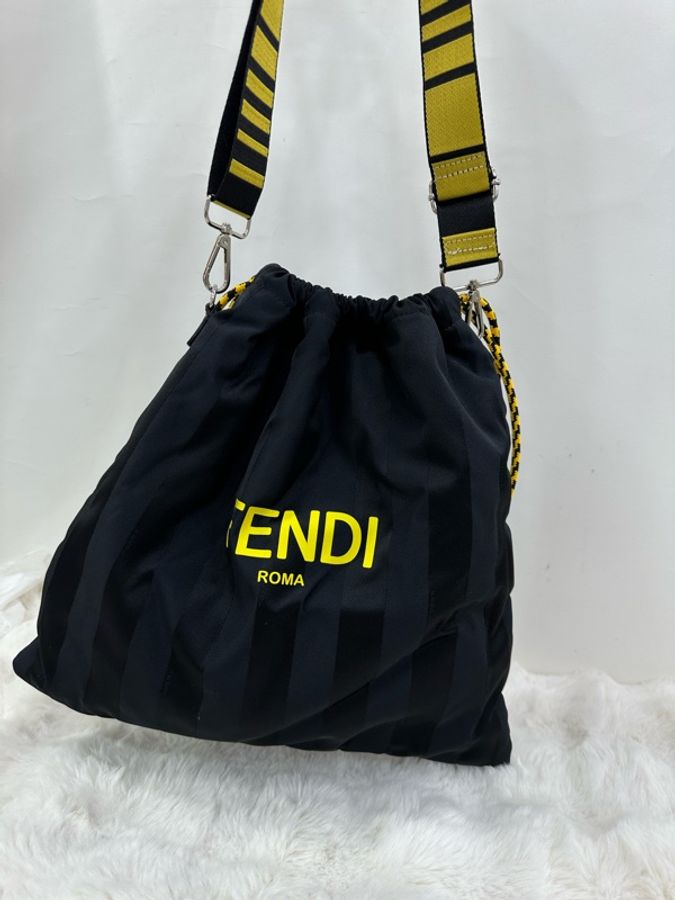 Fendi 芬迪黑色黃色字母logo條紋抽繩包-5