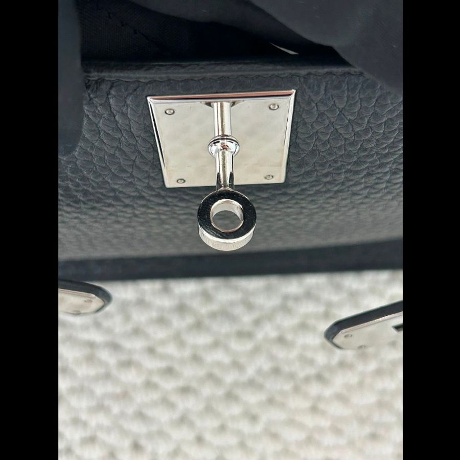 Hermes Jypsiere 28
Black x shw-15