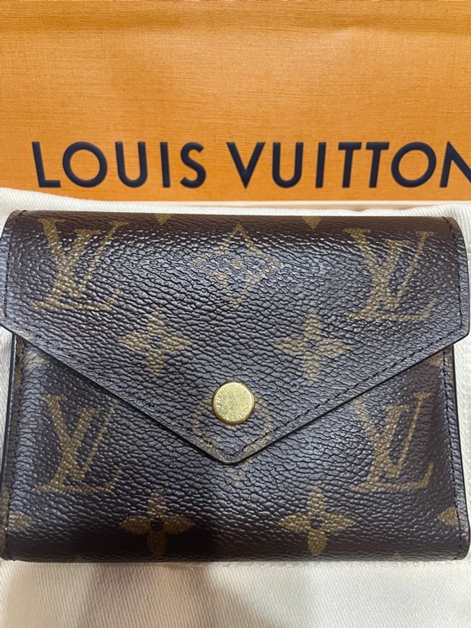 LV 老花三折金扣短夾-1