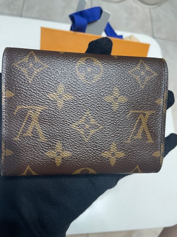LV 老花三折金扣短夾-7