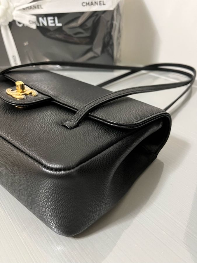 CHANEL 香奈兒《全新》Preppy Coco 22cm 黑金|黑色粒紋小牛皮|台灣專櫃購入|全配附購證-33