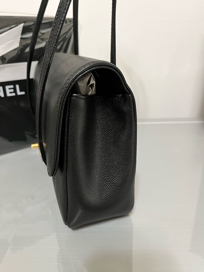 CHANEL 香奈兒《全新》Preppy Coco 22cm 黑金|黑色粒紋小牛皮|台灣專櫃購入|全配附購證-37