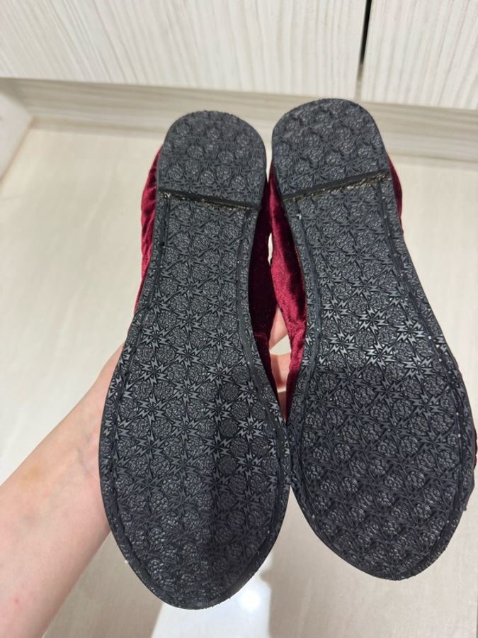 Salvatore Ferragamo Vara 酒紅絲絨蝴蝶結平底鞋 漆皮鞋頭 女鞋-5