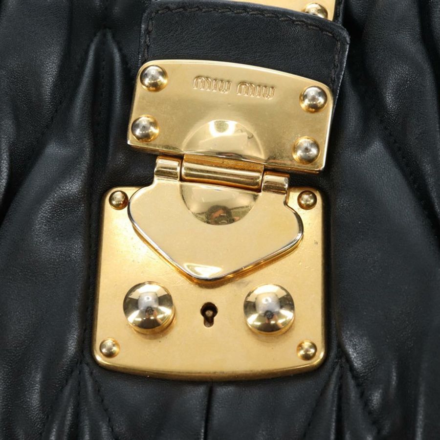 【日本直送】Miu Miu Matelasse 皮革雙肩包 黑色 金色調 正品 ki6716V-19