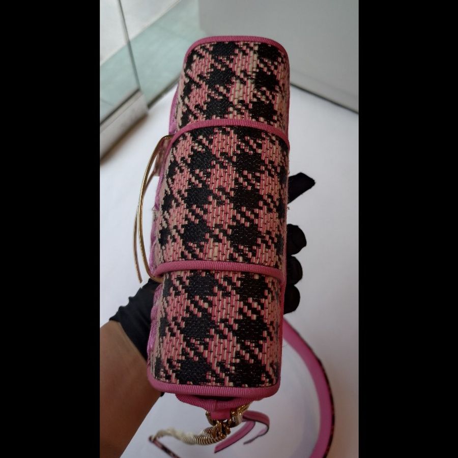 Roger Vivier 粉黑毛呢格斜背口蓋包-8