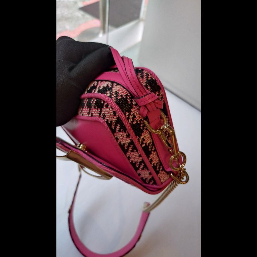 Roger Vivier 粉黑毛呢格斜背口蓋包-9
