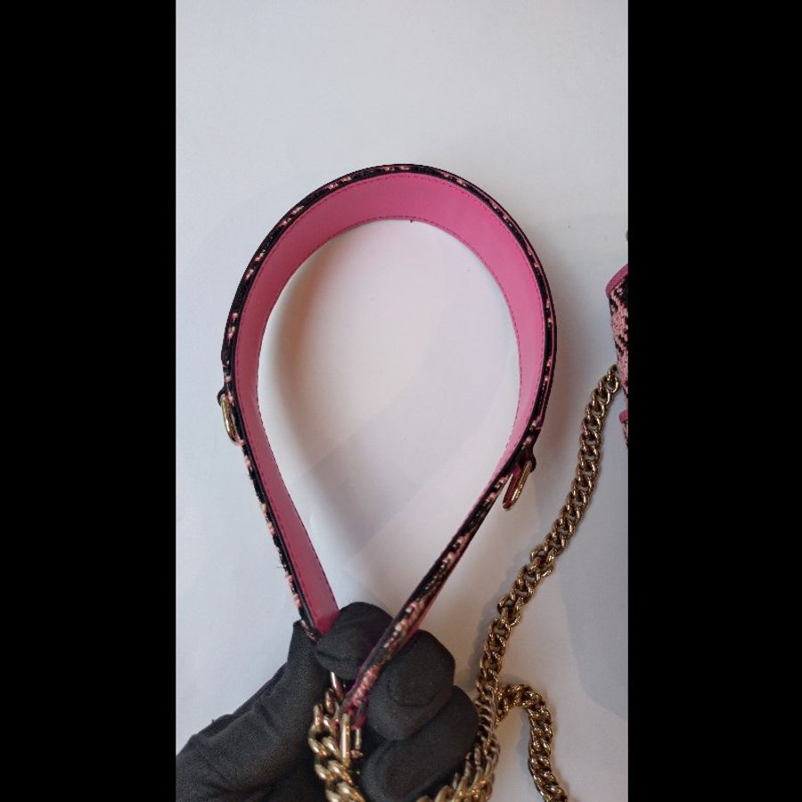 Roger Vivier 粉黑毛呢格斜背口蓋包-18