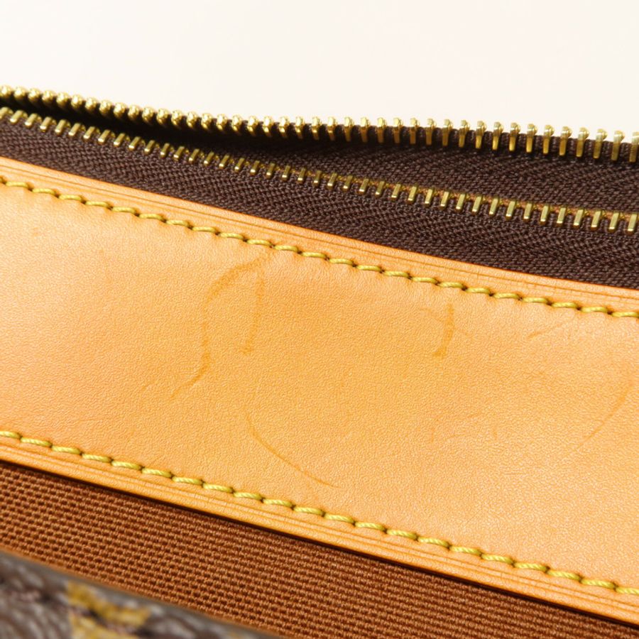 LOUIS VUITTON Monogram Archive Pochette Voyage Souple手拿包-16