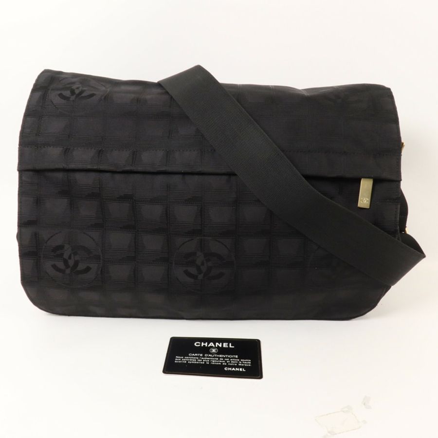 CHANEL 尼龍New Travel Line Messenger Bag肩背袋-9