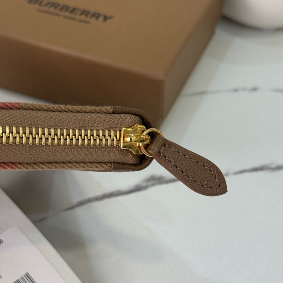 (台灣專櫃購入)全新Burberry 經典雙層零錢包 專櫃16000-2