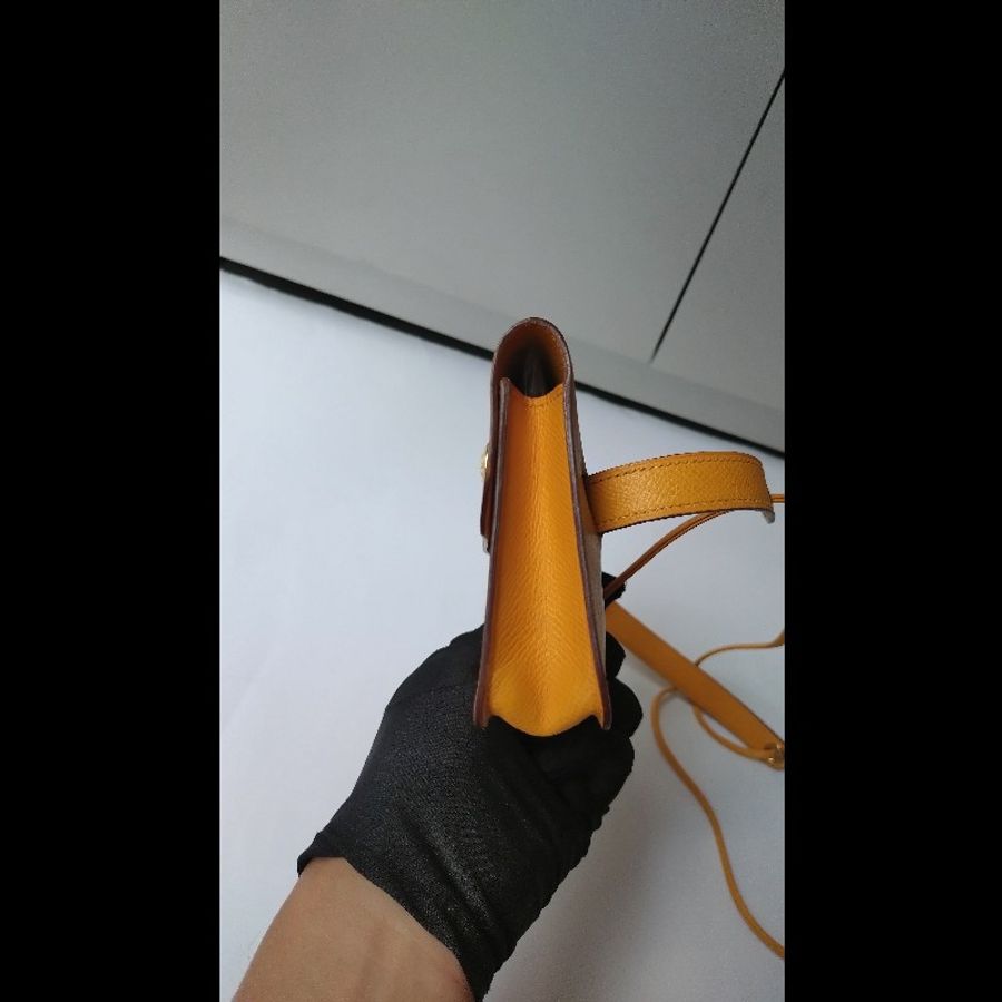 Hermes 黃皮雙釦口蓋綁帶小方腰包-9